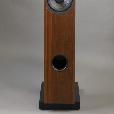 Courbet №7 Walnut
